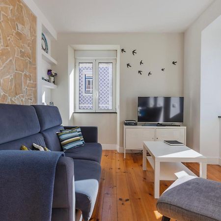 Comfort & Bright Apartment By Lovelystay Lisbon Bagian luar foto