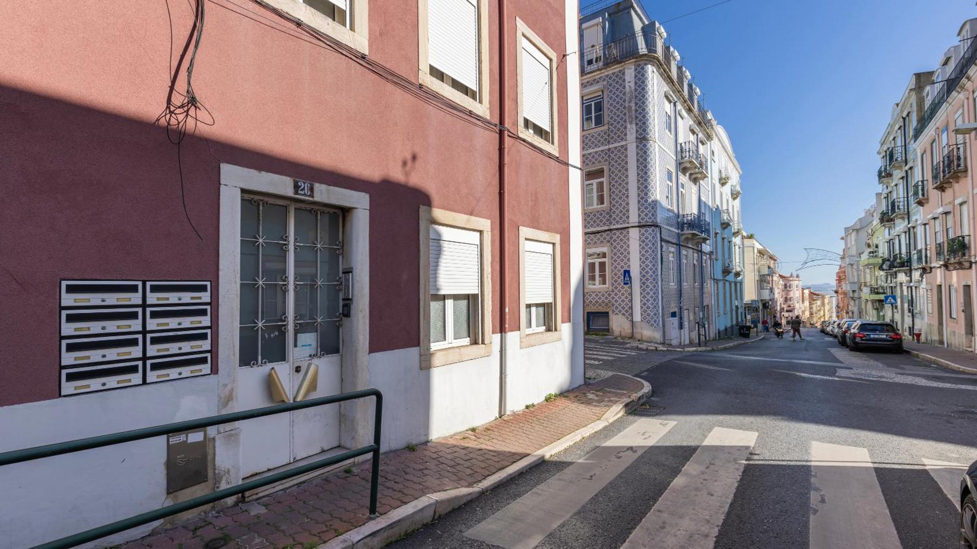 Comfort & Bright Apartment By Lovelystay Lisbon Bagian luar foto