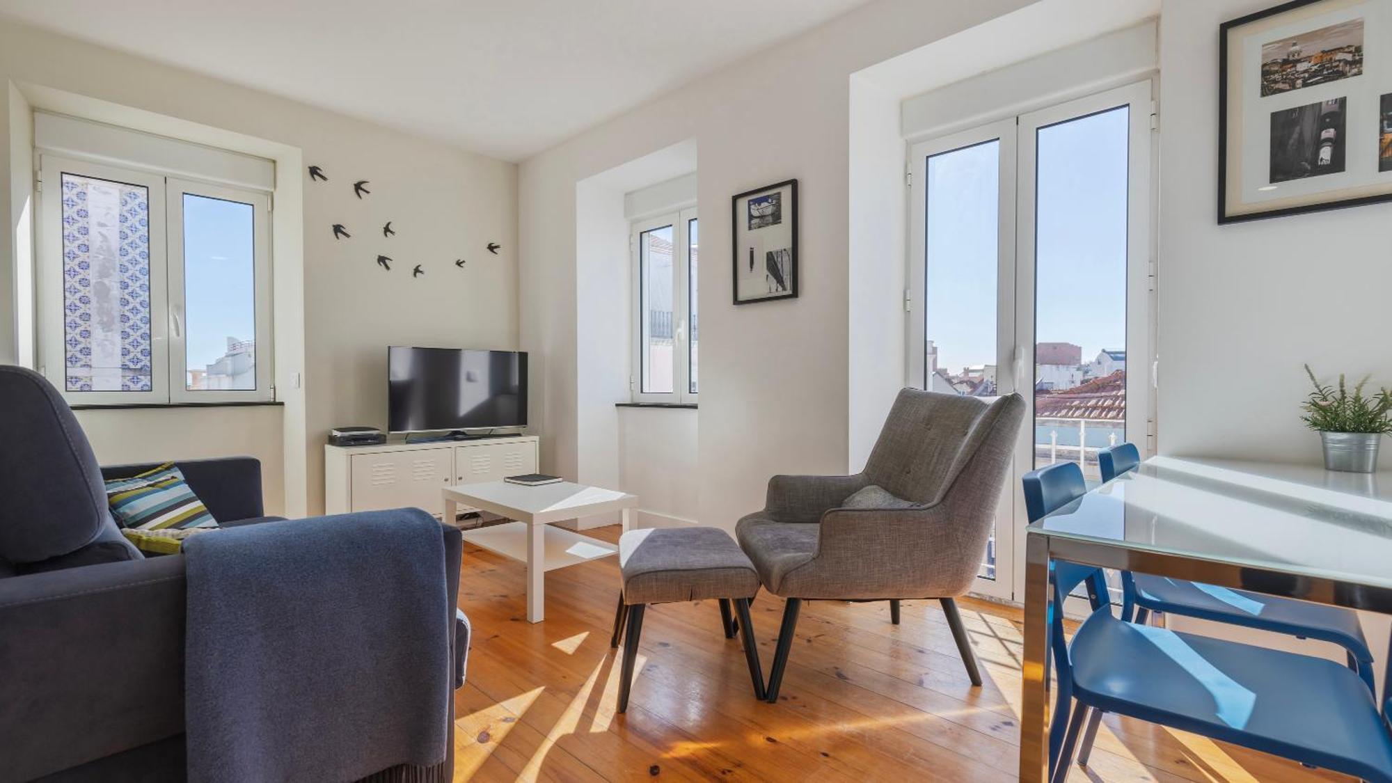 Comfort & Bright Apartment By Lovelystay Lisbon Bagian luar foto