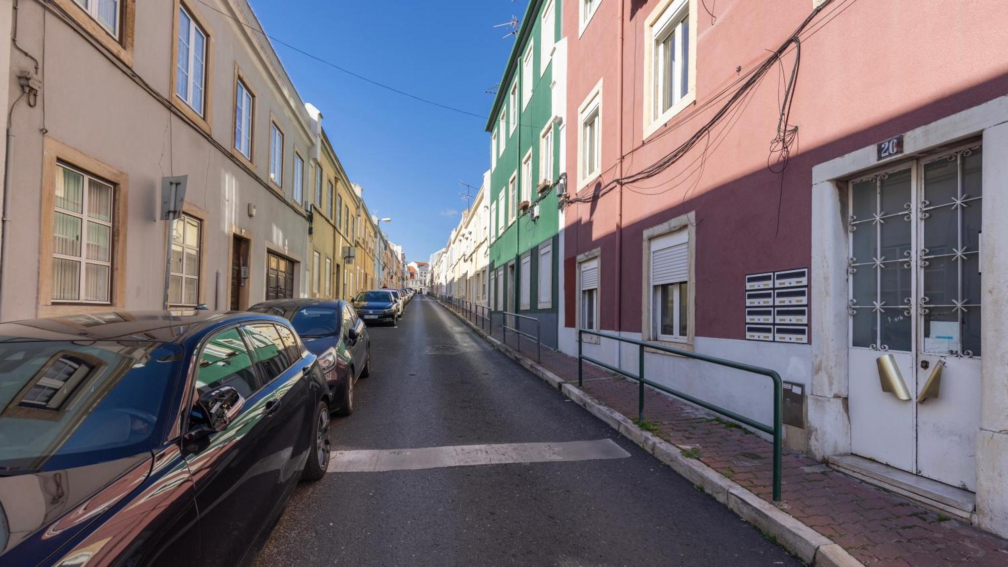 Comfort & Bright Apartment By Lovelystay Lisbon Bagian luar foto