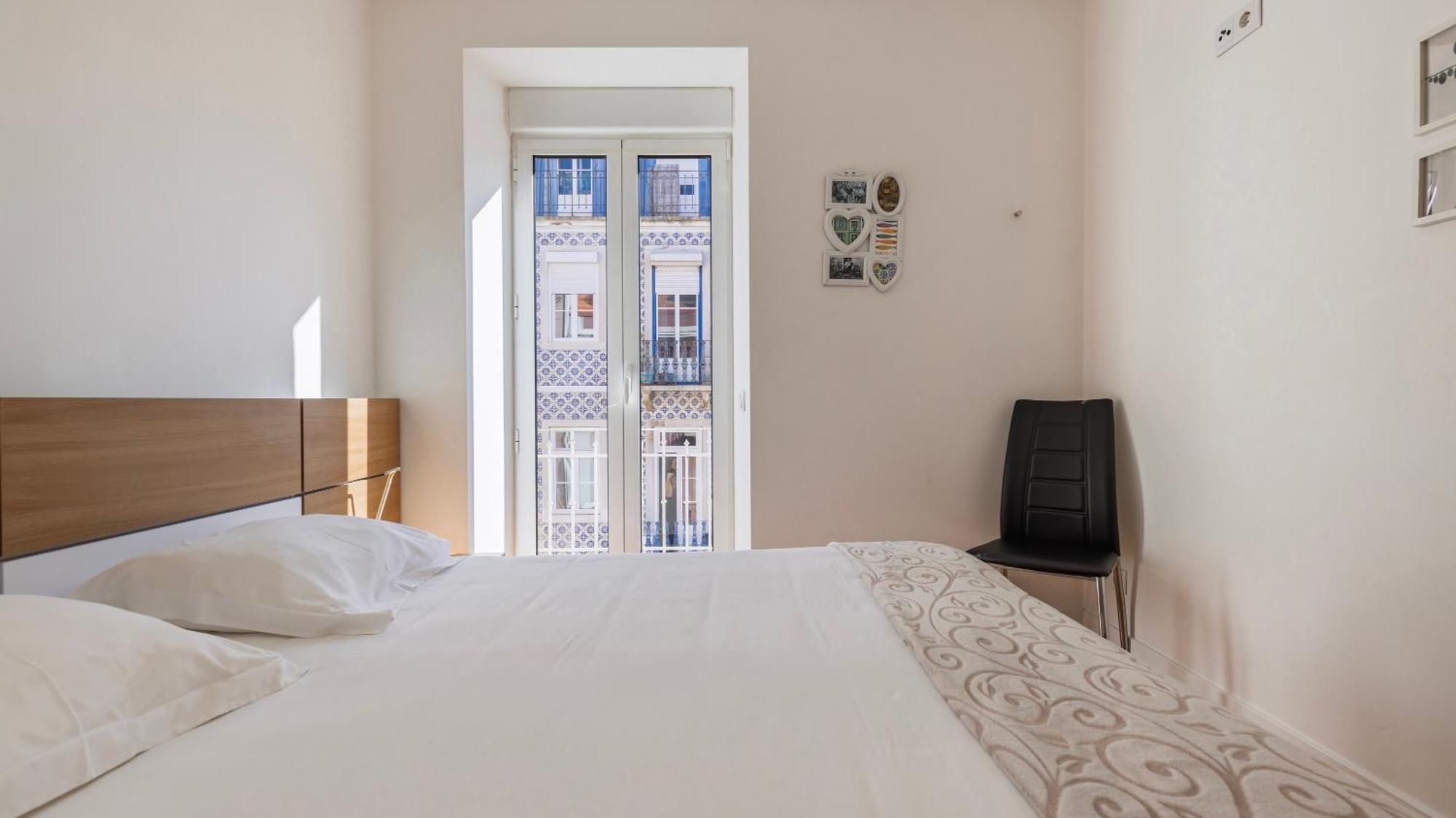 Comfort & Bright Apartment By Lovelystay Lisbon Bagian luar foto