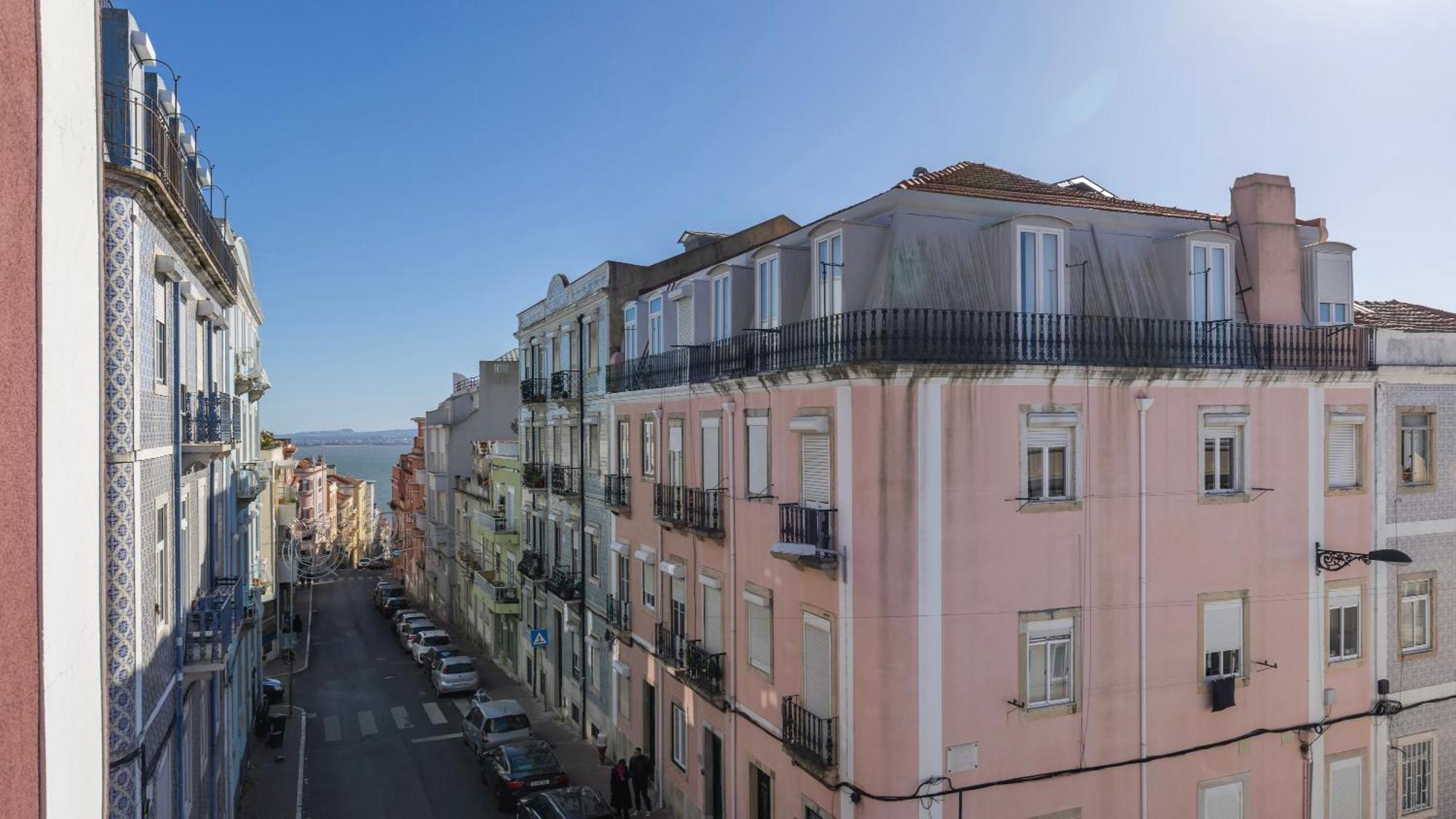 Comfort & Bright Apartment By Lovelystay Lisbon Bagian luar foto