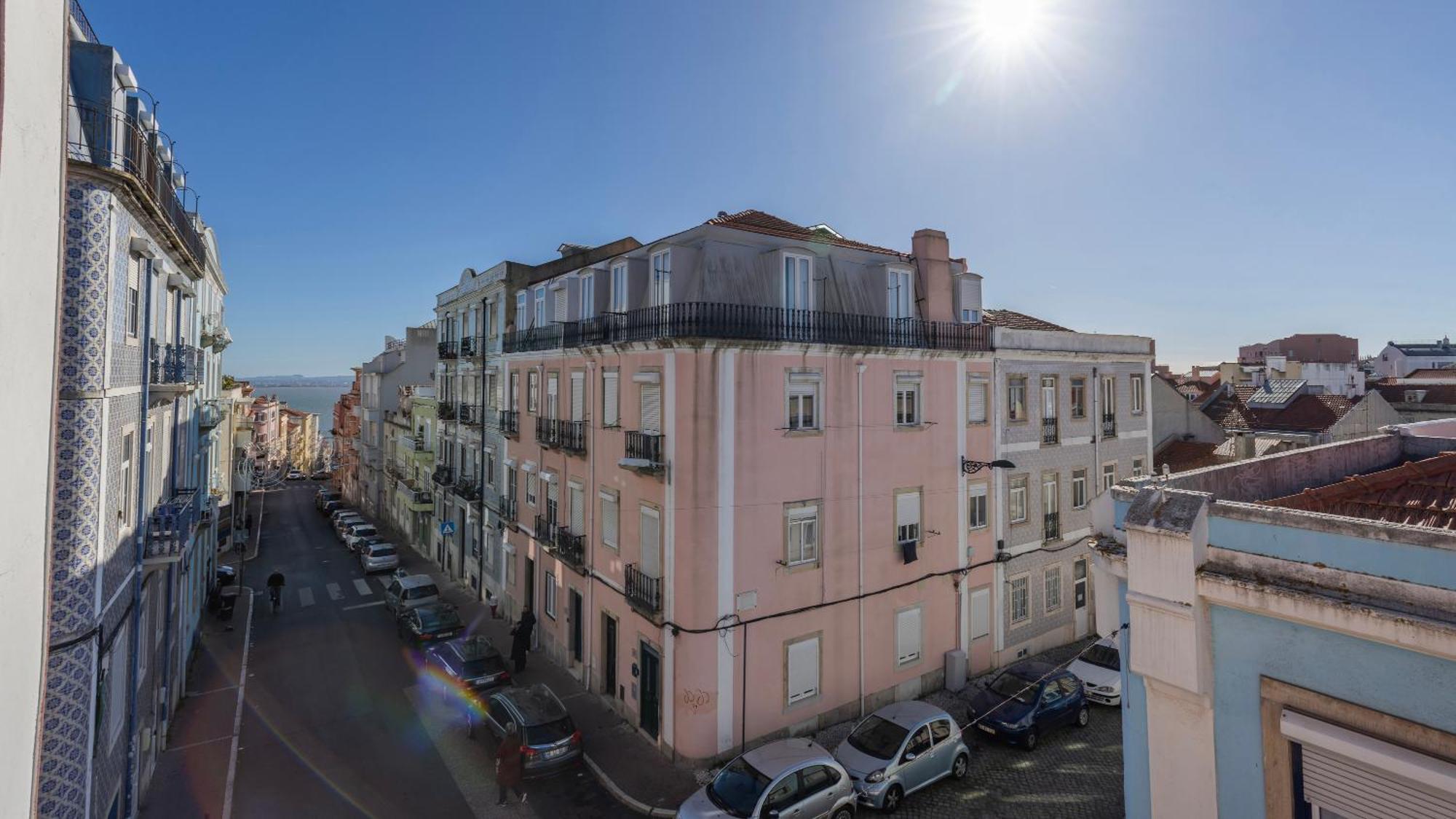 Comfort & Bright Apartment By Lovelystay Lisbon Bagian luar foto