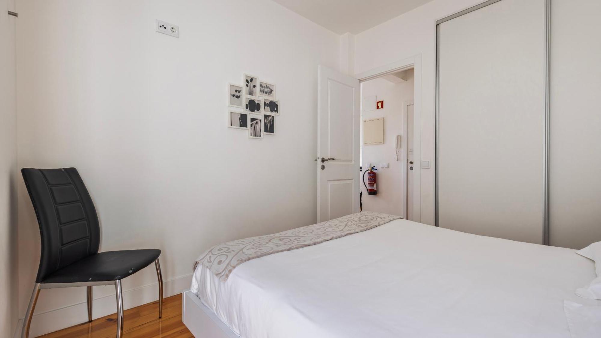 Comfort & Bright Apartment By Lovelystay Lisbon Bagian luar foto