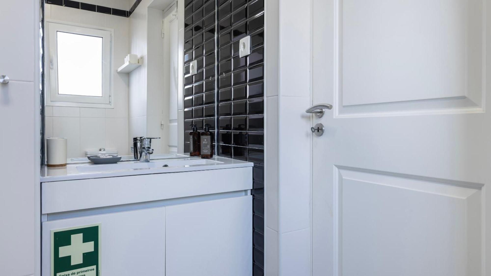 Comfort & Bright Apartment By Lovelystay Lisbon Bagian luar foto